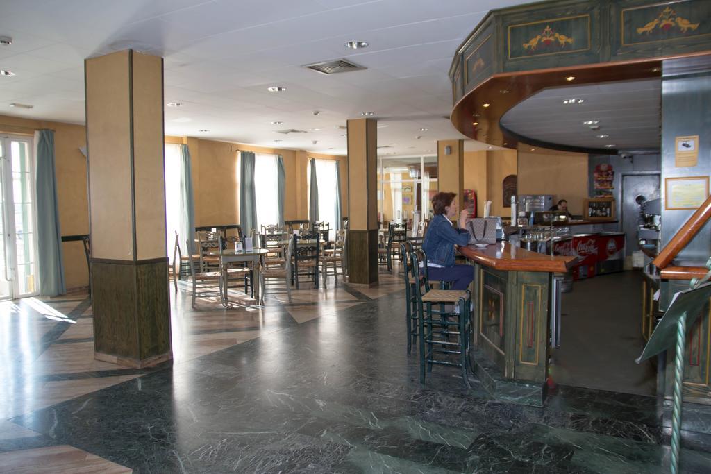 Hotel Puerta De Monfrague Мальпартіда-де-Пласенсія Екстер'єр фото